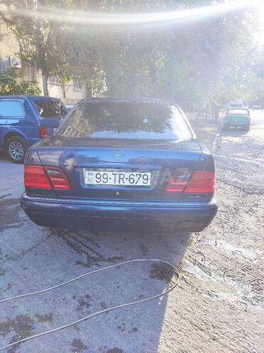 Mercedes E 200 1997, 365,000 km - 2.0 l - Bakı