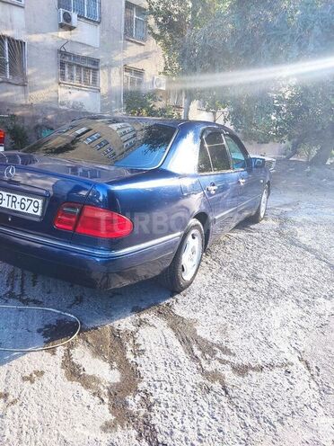 Mercedes E 200 1997, 365,000 km - 2.0 l - Bakı