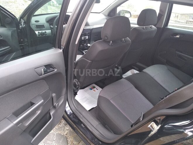Opel Astra 2010, 147,000 km - 1.4 l - Şəki