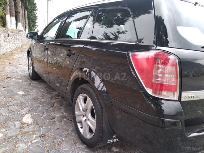 Opel Astra 2010, 147,000 km - 1.4 l - Şəki