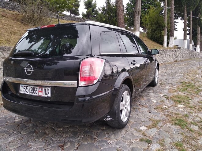 Opel Astra 2010, 147,000 km - 1.4 l - Şəki