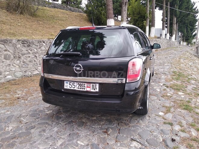 Opel Astra 2010, 147,000 km - 1.4 l - Şəki