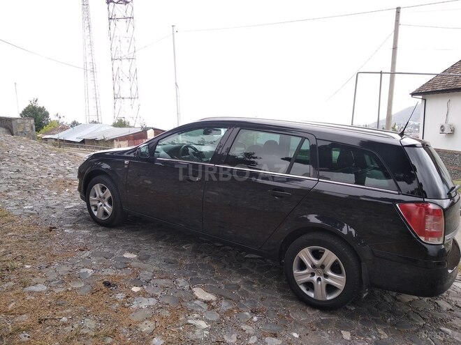 Opel Astra 2010, 147,000 km - 1.4 l - Şəki