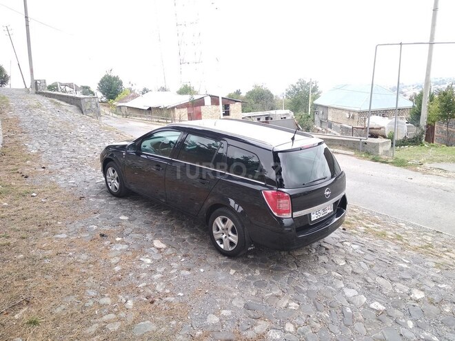 Opel Astra 2010, 147,000 km - 1.4 l - Şəki