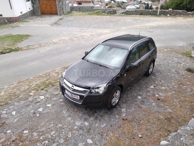 Opel Astra 2010, 147,000 km - 1.4 l - Şəki
