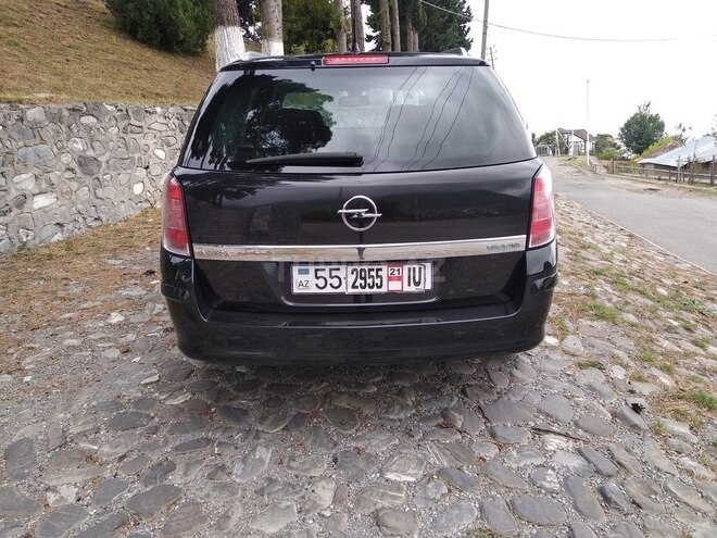 Opel Astra 2010, 147,000 km - 1.4 l - Şəki