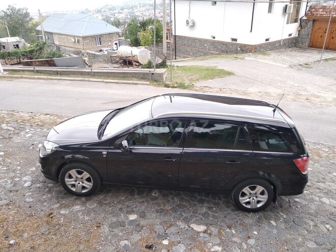 Opel Astra 2010, 147,000 km - 1.4 l - Şəki