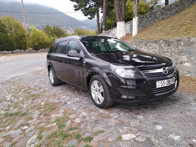 Opel Astra 2010, 147,000 km - 1.4 l - Şəki