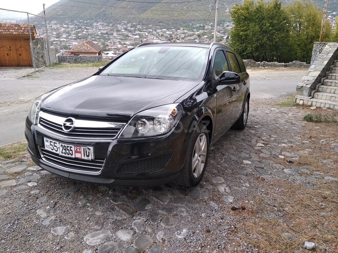 Opel Astra 2010, 147,000 km - 1.4 l - Şəki