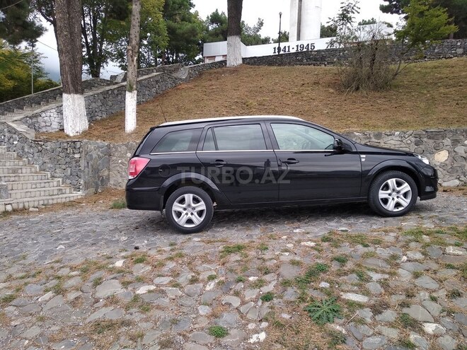 Opel Astra 2010, 147,000 km - 1.4 l - Şəki