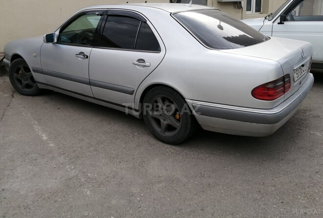 Mercedes E 230 1997, 405,550 km - 2.3 л - Sumqayıt