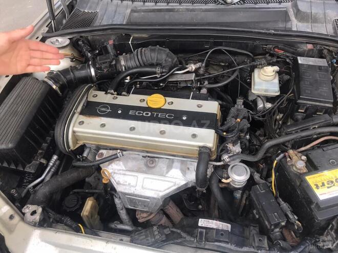 Opel Vectra 1997, 260,000 km - 1.8 l - Bakı