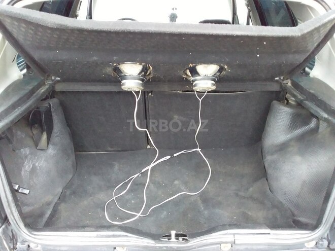 Volkswagen Golf 1993, 12,345 km - 1.8 л - Qax