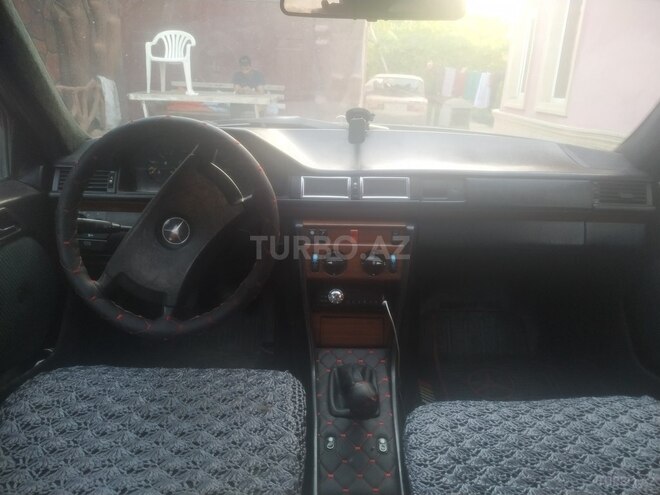 Mercedes E 200 1991, 200,000 km - 2.0 л - Sumqayıt