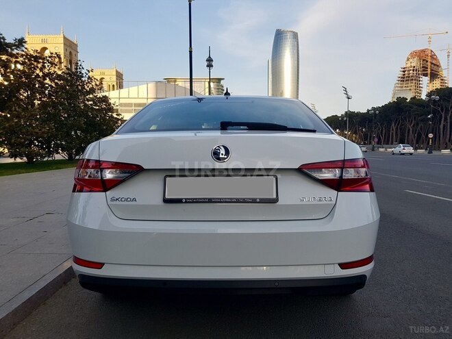 Skoda Superb 2019, 19,900 km - 1.4 л - Bakı