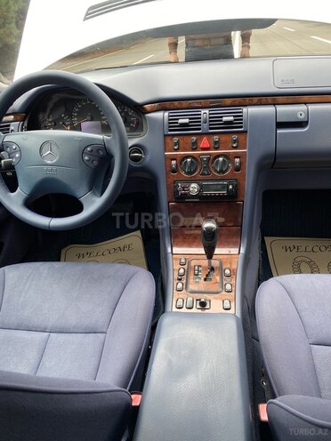 Mercedes E 240 2000, 235,000 km - 2.4 l - Gəncə