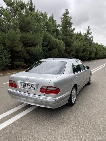 Mercedes E 240 2000, 235,000 km - 2.4 l - Gəncə
