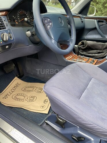 Mercedes E 240 2000, 235,000 km - 2.4 l - Gəncə