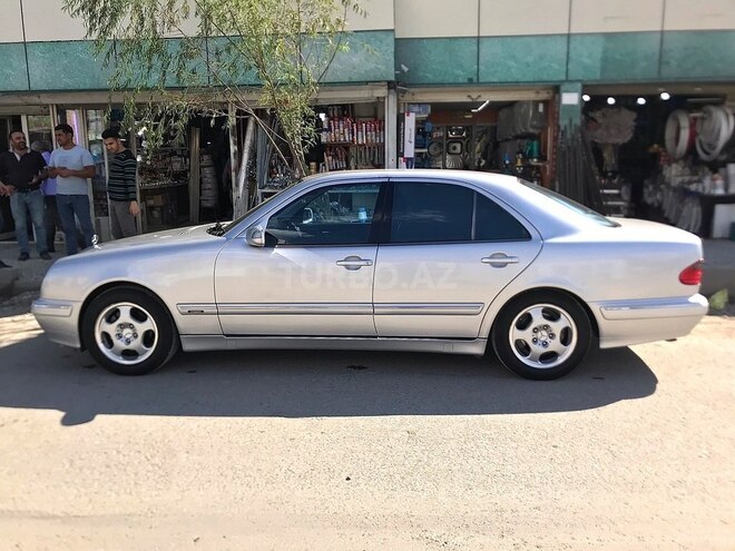 Mercedes E 240 2001, 226,000 km - 2.4 l - Bakı