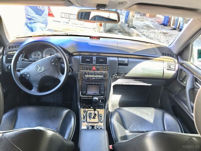 Mercedes E 240 2001, 226,000 km - 2.4 l - Bakı