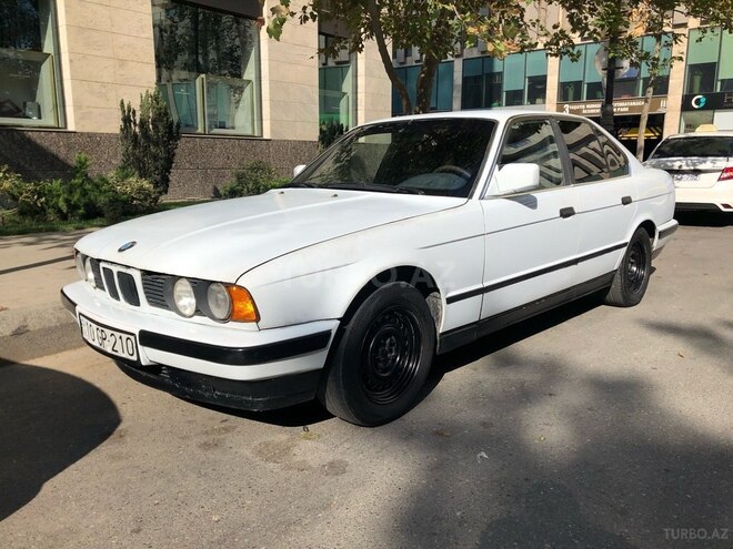 BMW 520 1988, 300,000 km - 2.0 l - Bakı