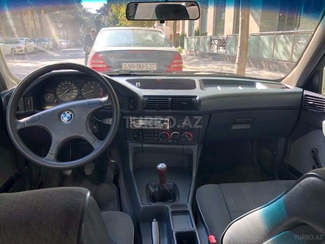 BMW 520 1988, 300,000 km - 2.0 l - Bakı