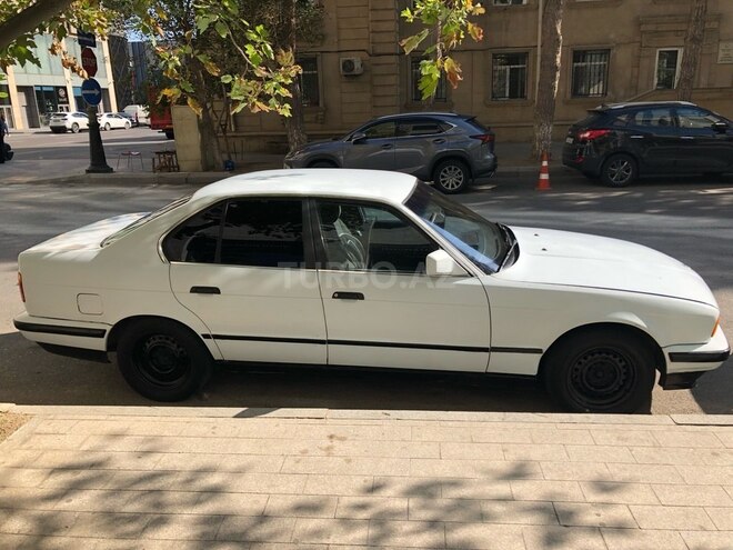 BMW 520 1988, 300,000 km - 2.0 l - Bakı
