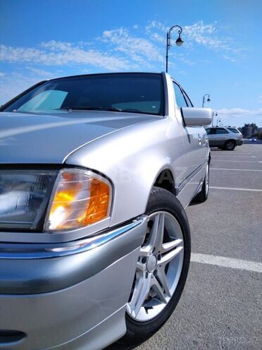 Mercedes C 230 1999, 212,000 km - 2.3 l - Sumqayıt