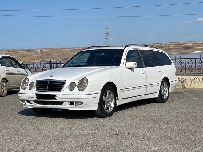 Mercedes E 220 2000, 332,000 km - 2.2 l - Bakı