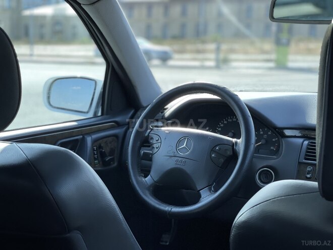 Mercedes E 220 2000, 332,000 km - 2.2 l - Bakı