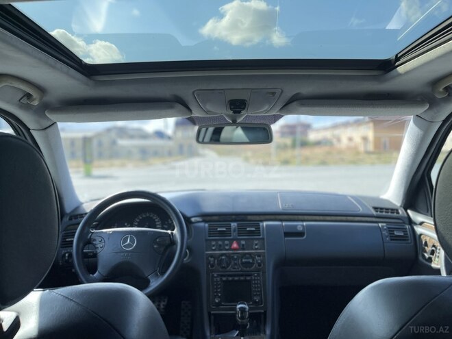 Mercedes E 220 2000, 332,000 km - 2.2 l - Bakı