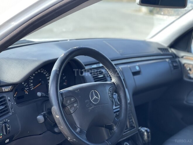 Mercedes E 220 2000, 332,000 km - 2.2 l - Bakı