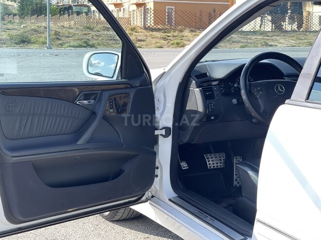 Mercedes E 220 2000, 332,000 km - 2.2 l - Bakı