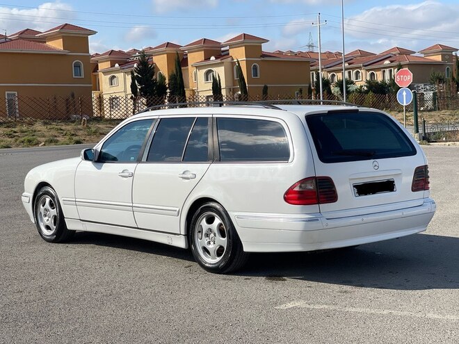 Mercedes E 220 2000, 332,000 km - 2.2 l - Bakı
