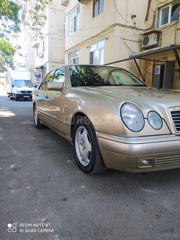 Mercedes E 220 1999, 326,352 km - 2.2 l - Bakı