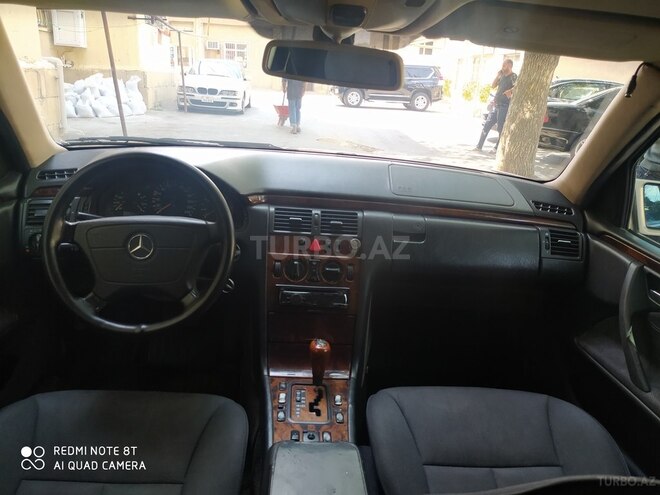 Mercedes E 220 1999, 326,352 km - 2.2 l - Bakı