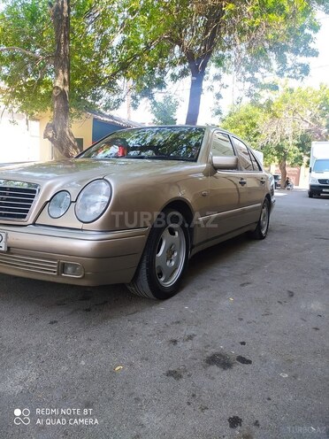 Mercedes E 220 1999, 326,352 km - 2.2 l - Bakı