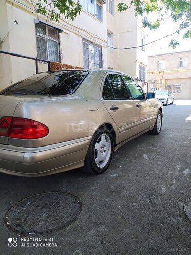Mercedes E 220 1999, 326,352 km - 2.2 l - Bakı
