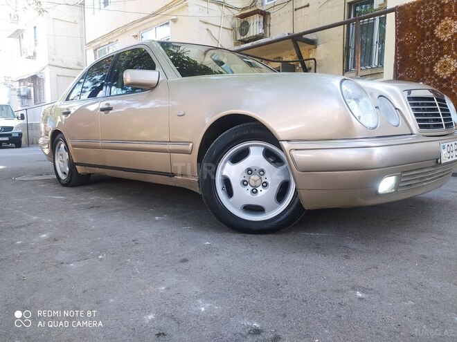 Mercedes E 220 1999, 326,352 km - 2.2 l - Bakı