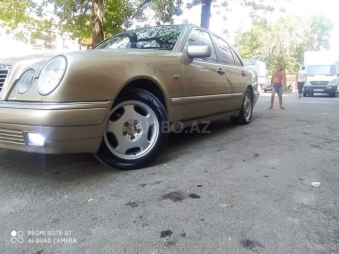 Mercedes E 220 1999, 326,352 km - 2.2 l - Bakı