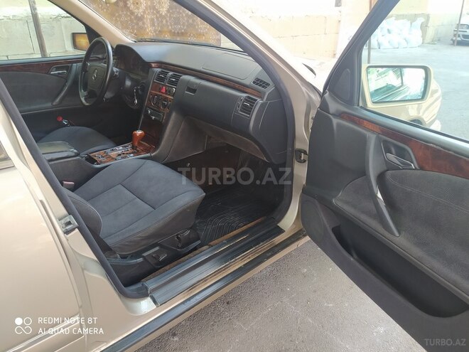 Mercedes E 220 1999, 326,352 km - 2.2 l - Bakı