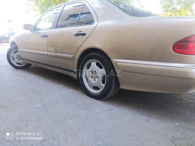 Mercedes E 220 1999, 326,352 km - 2.2 l - Bakı