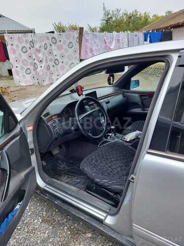 Mercedes E 240 1998, 350,617 km - 2.4 l - Ağcabədi