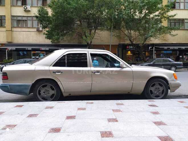 Mercedes E 200 1992, 326,000 km - 2.0 l - Bakı