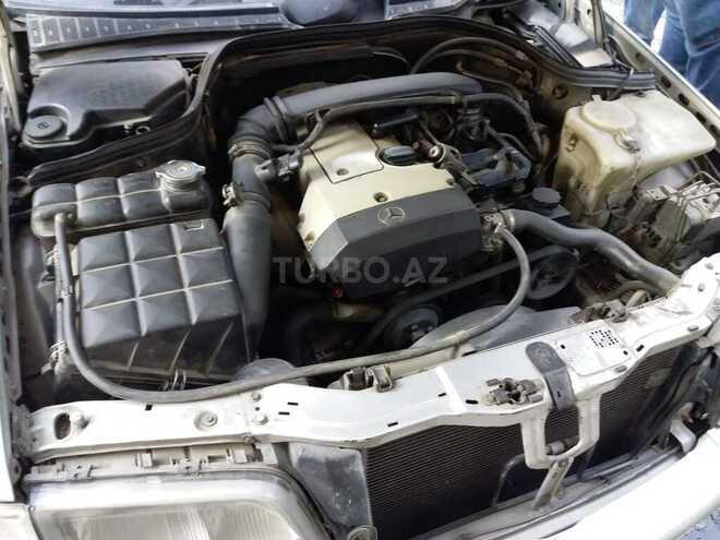 Mercedes C 200 1998, 260,000 km - 2.0 l - Bakı