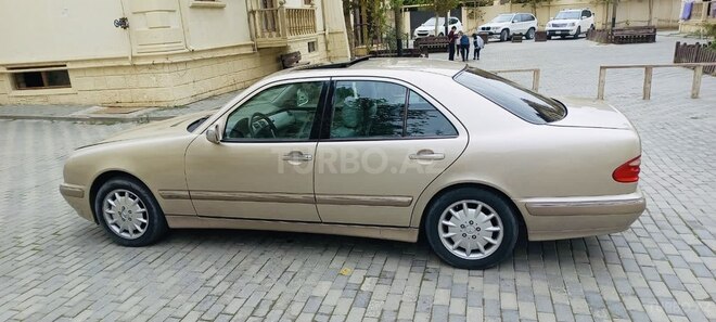 Mercedes E 240 2000, 190,000 km - 2.4 l - Bakı