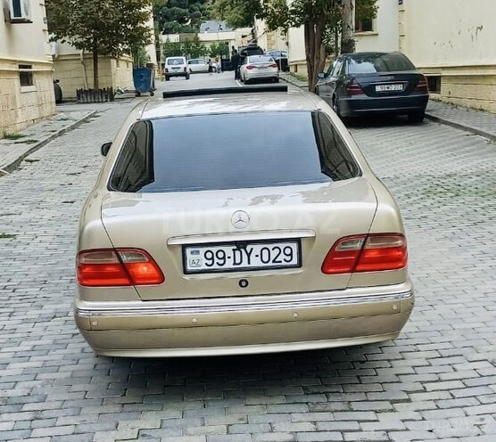 Mercedes E 240 2000, 190,000 km - 2.4 l - Bakı