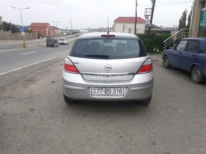 Opel Astra 2005, 200,000 km - 1.4 л - Bakı