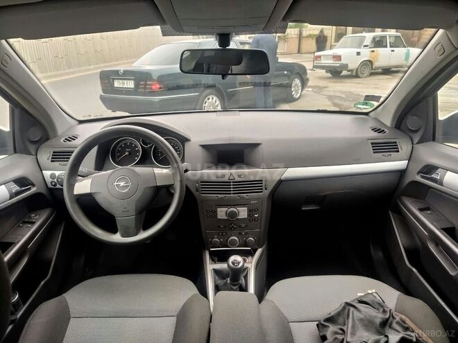 Opel Astra 2005, 200,000 km - 1.4 л - Bakı