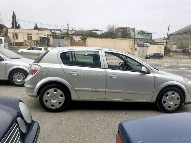 Opel Astra 2005, 200,000 km - 1.4 л - Bakı